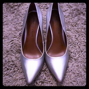 Christian Siriano Sliver metallic heels!!